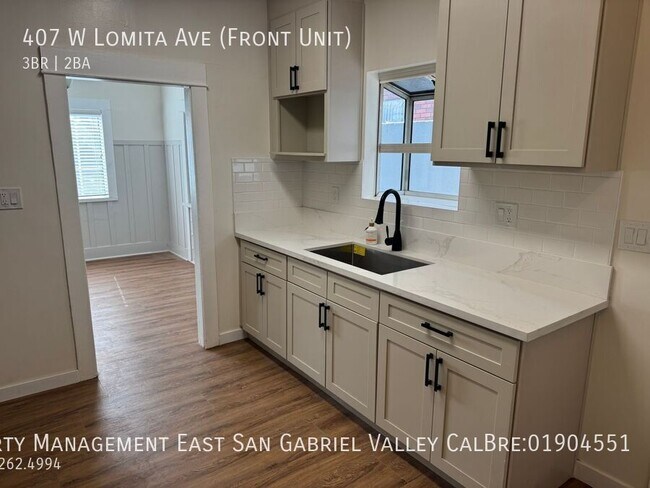 Building Photo - 407 W Lomita Ave