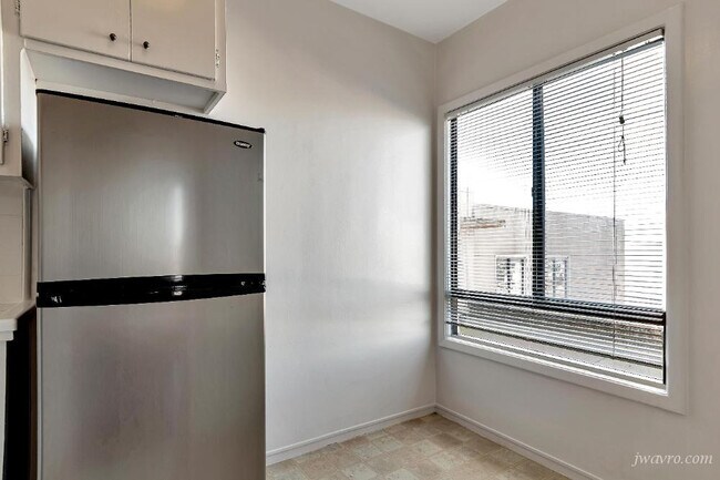 Building Photo - 70 Terra Vista Ave