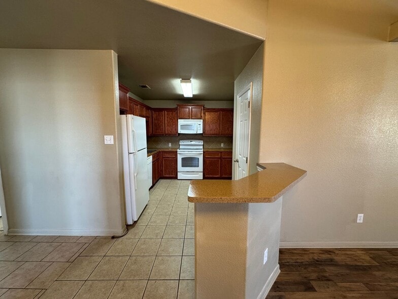 Building Photo - 3304 Kbs Ct