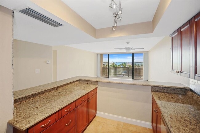 Building Photo - 450 Treasure Island Causeway