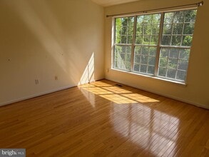 Building Photo - 1835 Staley Manor Dr