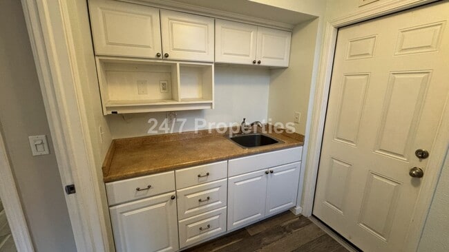 Building Photo - Spacious 4 Bedroom Home in Oregon City! - RV/Boat/Trailer Parking