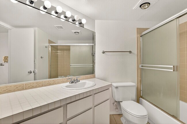 Building Photo - 2324 N Whispering Pines Way