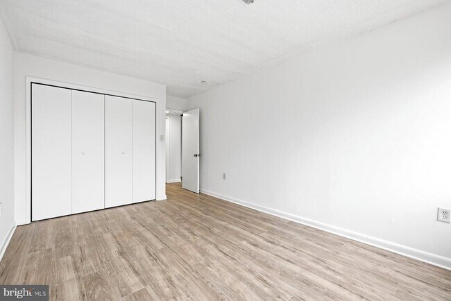 Building Photo - 1824 Metzerott Rd