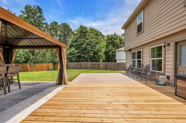 Building Photo - 16718 Warbler Dr