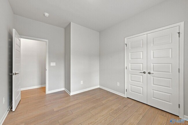Building Photo - 7211 Holly Creek Dr SE