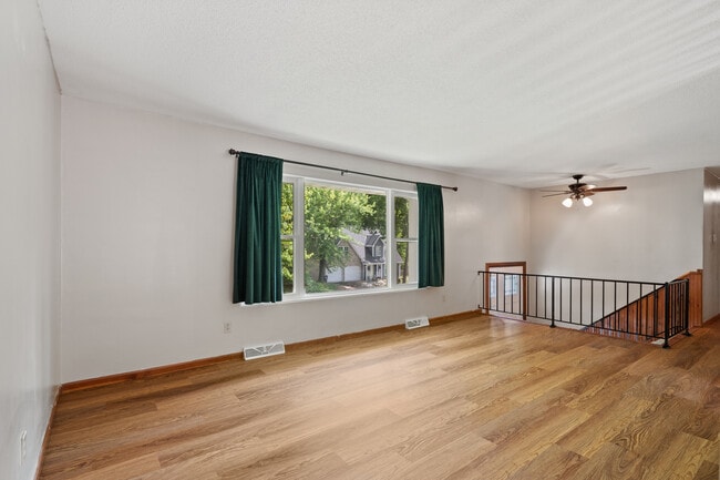 Building Photo - 1305 Jake Ln