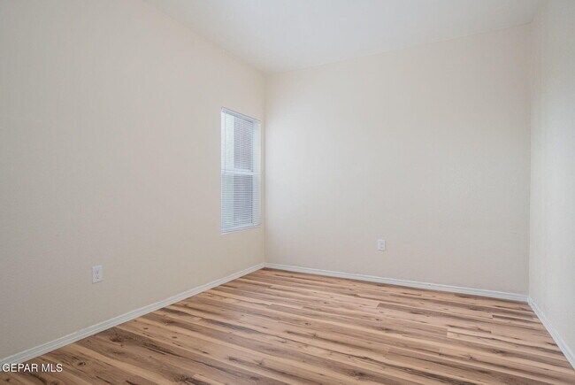 Building Photo - 5030 Fairbanks Dr