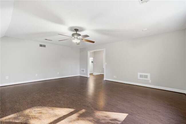 Building Photo - 3890 Steve Tate Hwy