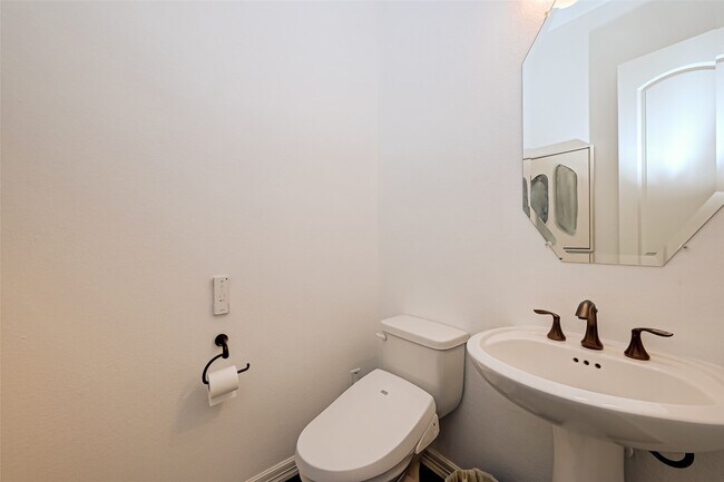 Building Photo - 39 Marino Dr