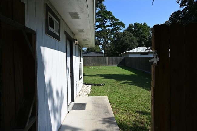 Building Photo - 212 Summit Dr