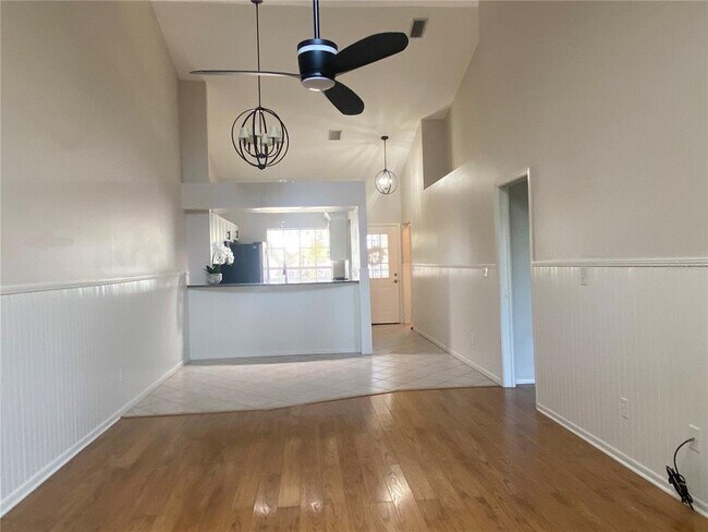 Building Photo - 106 Sun Isle Cir