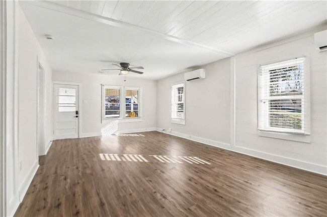 Building Photo - 257 Stegall Dr