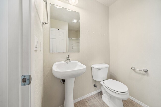 Building Photo - 16884 NW Shadow Hills Ln