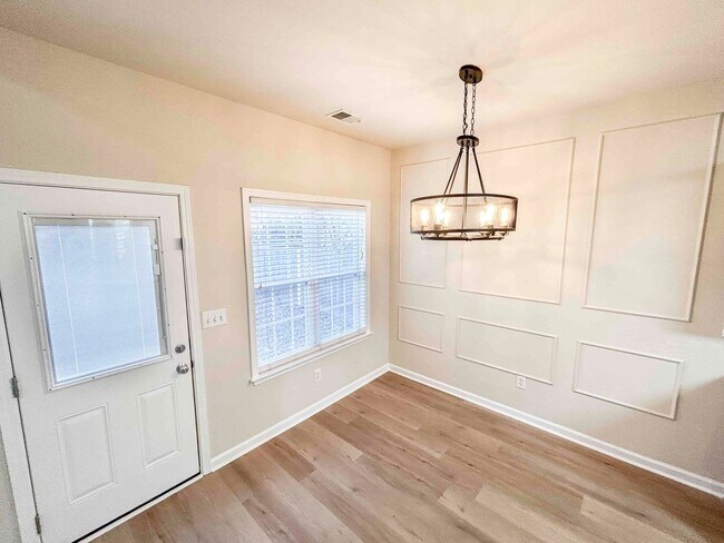 Building Photo - Immaculate 4 BR/3 BA Traditional in Acworth!