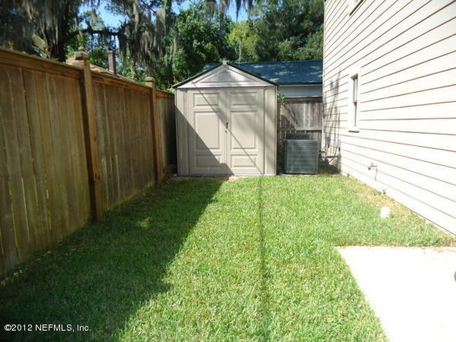 Back yard with storage shed - 3612 Walsh St