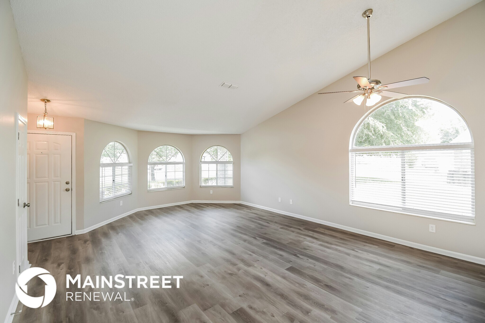 Building Photo - 8854 Rose Hill Dr N