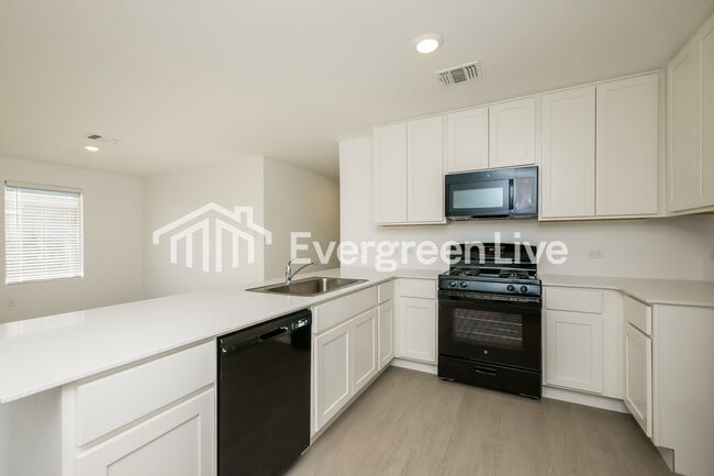 Building Photo - 12528 Huntington Rdg Wy