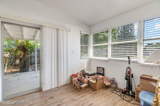 Building Photo - 3 br, 1 bath House - 1172 Wild Rose Dr NE