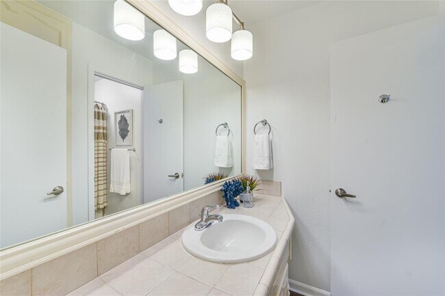 Building Photo - 1503 Westbury Trail