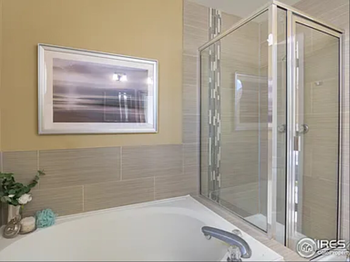 Building Photo - 1364 E Weldona Way