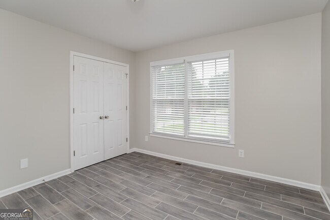 Building Photo - 13 Cumberland Gap