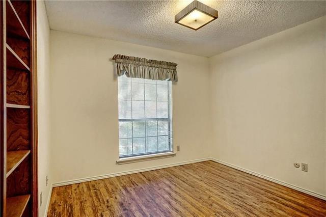Building Photo - 5705 Royal Club Dr