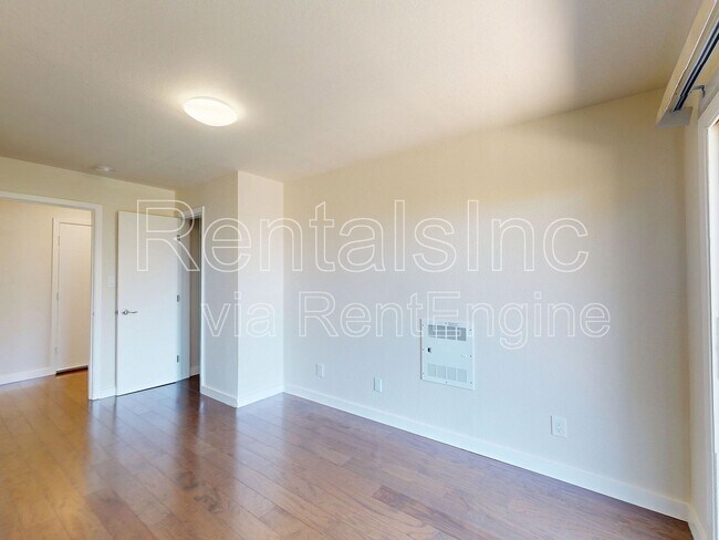 Building Photo - 740 Rhode Island St