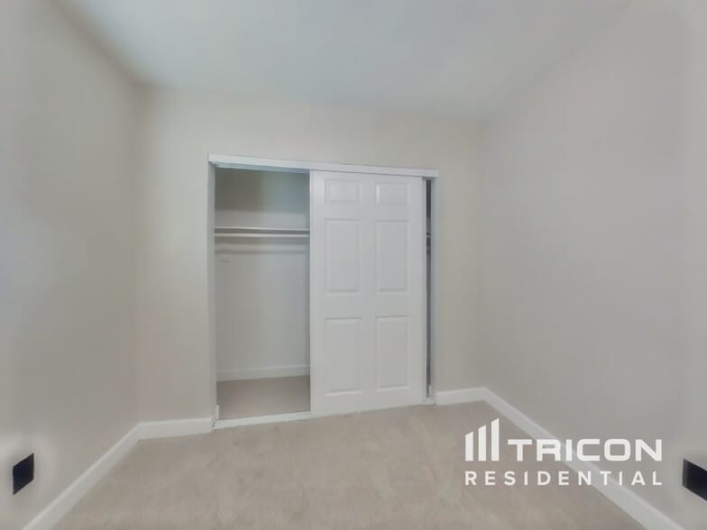 Building Photo - 4007 E Apollo Rd