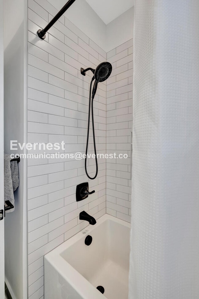 Building Photo - 1258 1st Ave S