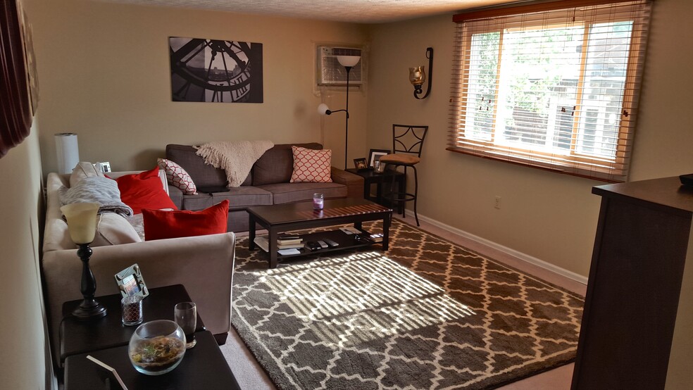 Living room - 14 Cunliffe Way