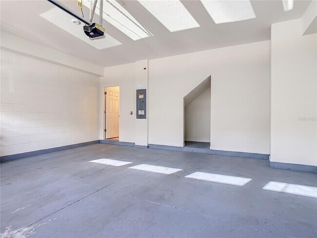 Building Photo - 2437 Varenna Loop