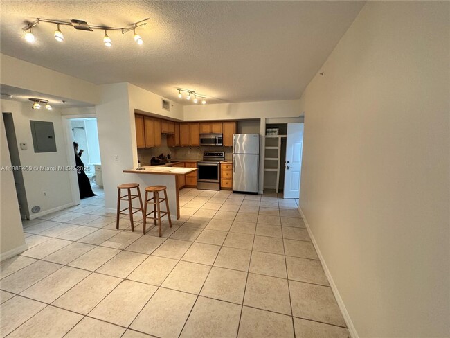 Building Photo - 2630 SW 28th St