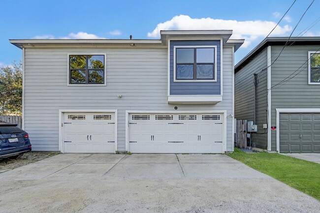 Building Photo - Charming 3-Bedroom Home with Modern Amenit...