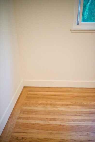 Building Photo - 620 Lockwood Dr