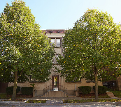 Primary Photo - 4480 N Oakland Ave
