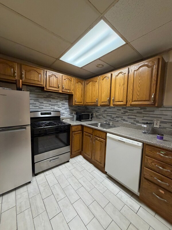 Building Photo - 173 Madison Ave