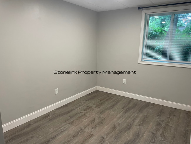 Building Photo - Fully Renovated Condo For Rent in Barrington!