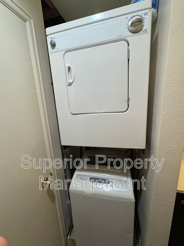 Building Photo - 4950 King Arthur Way