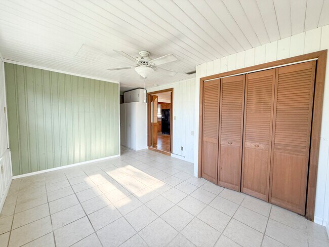 Building Photo - 32132 Perch Ave