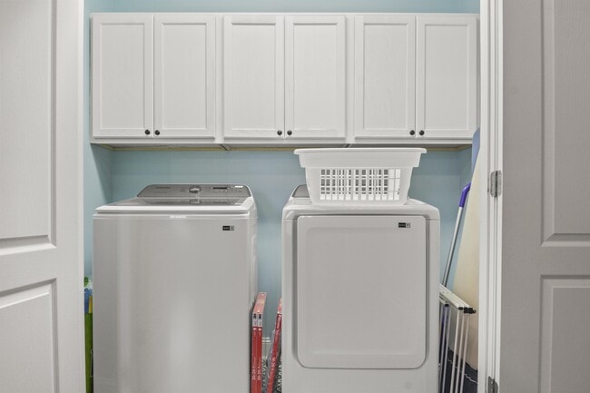 Building Photo - 401 Hope Ct