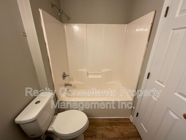 Building Photo - 1019 Manor Dr