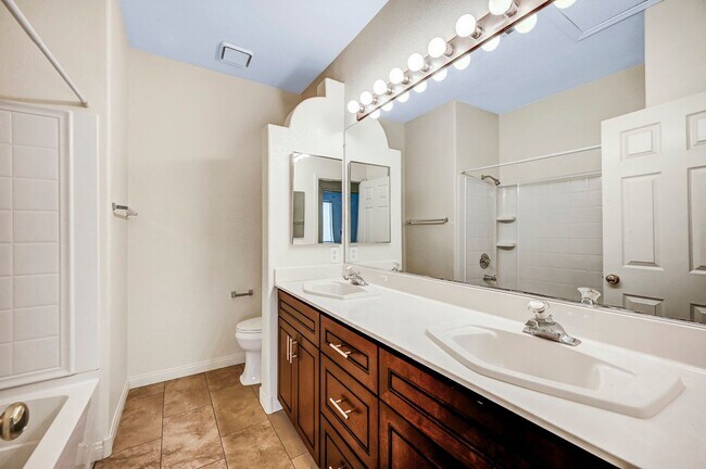 Building Photo - Beautiful Summerlin Hills Two Story 4 Bedr...