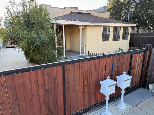 Street view - 10119 Fernglen Ave