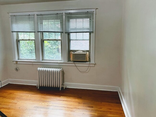 Building Photo - Wonderful Duplex in the Heart of Squirrel ...