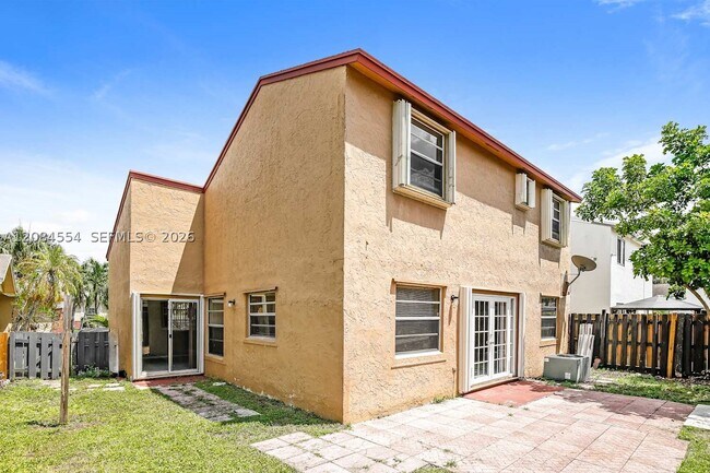 Building Photo - 13995 Langley Pl