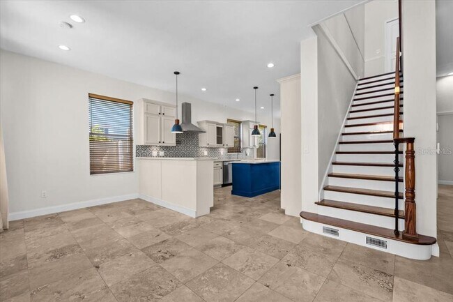 Building Photo - 2327 4th Ave N