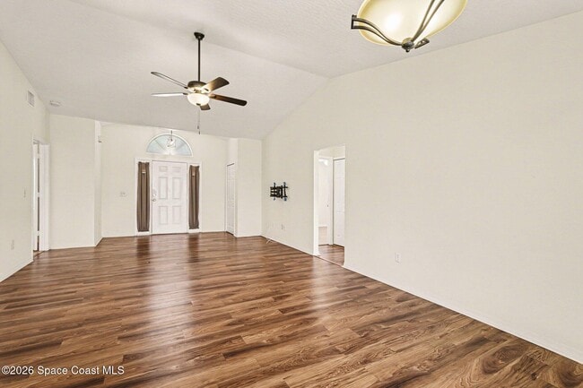 Building Photo - 880 Vocelle Ave
