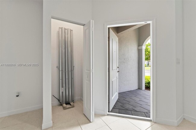 Building Photo - 2668 SE 19th St