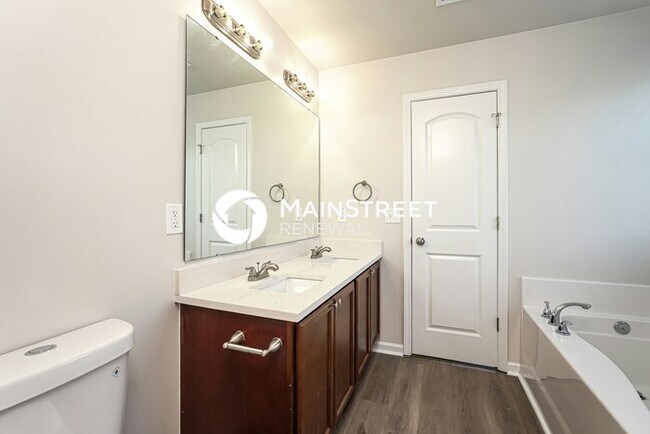 Building Photo - 4 Bedroom Pet-Friendly Home in GREENSBORO,...